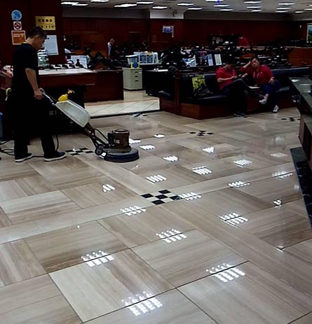 �y���ۧ��M�~�O�i-�j�z�ۦa�O����2