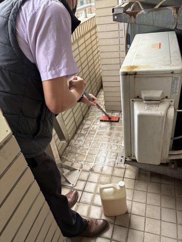 礁溪飯店陽台地板藥水清洗